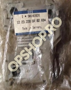 Piese Opel PANEL BECURI STOP STANGA 1223220 OPEL ASCONA C HATCHBACK SI BERLINA